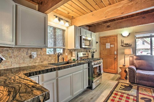 Explore Big Bear Lake and Slopes - Sugarloaf Cabin! - image 9