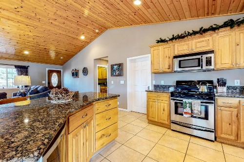 Bear Bungalow - image 10