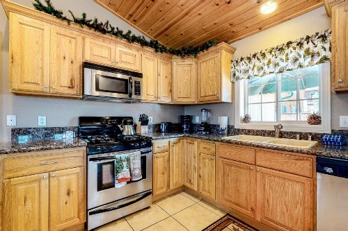 Bear Bungalow - image 11