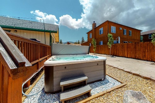 Bear Bungalow - image 9