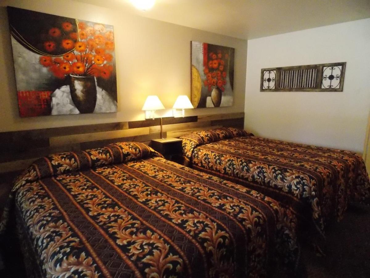 Vintage Lakeside Inn - image 5