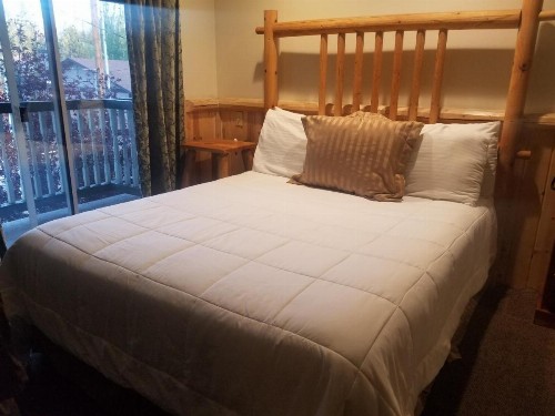 Fireside Lodge - image 7