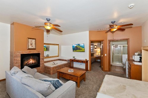 Robinhood Resort - image 2
