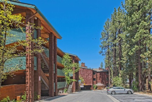 GetAways at Snow Lake Lodge - image 1
