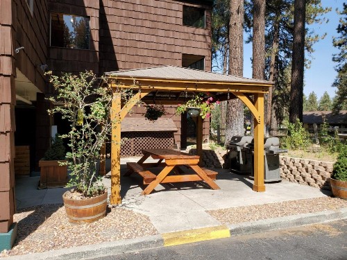 GetAways at Snow Lake Lodge - image 2