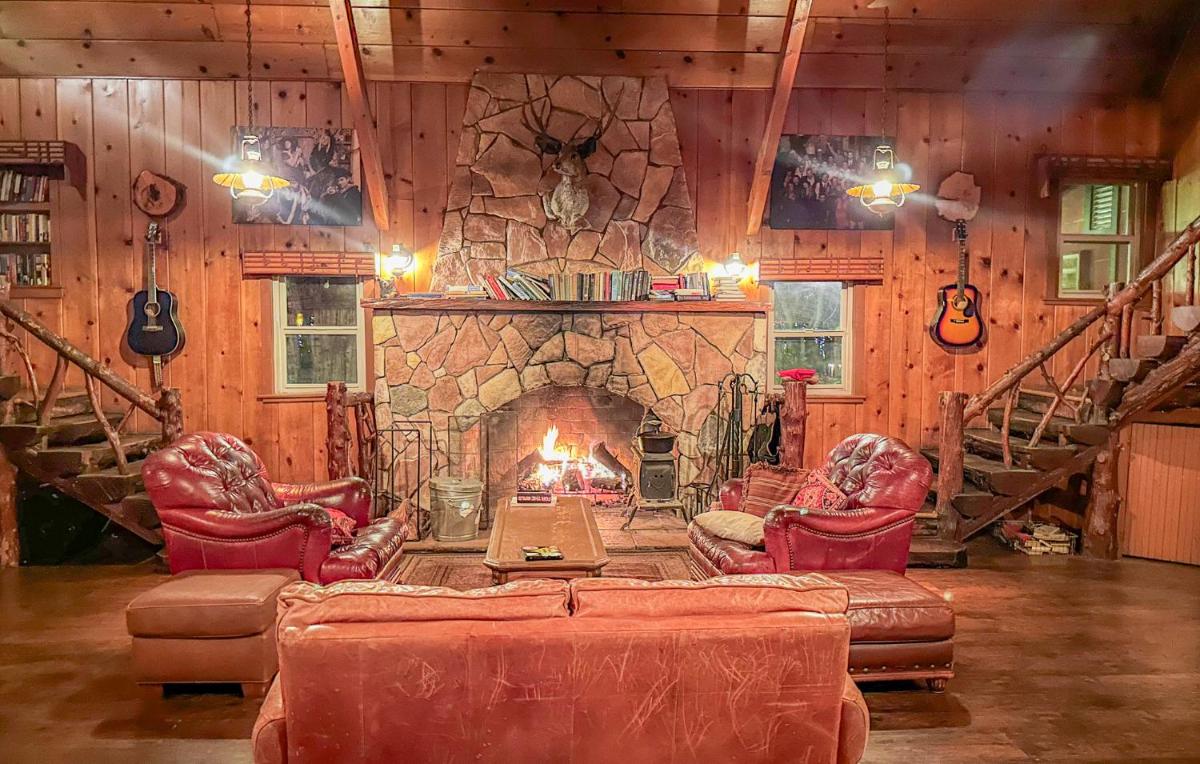 ITH Big Bear Lake Hostel & Retreat Center - image 2