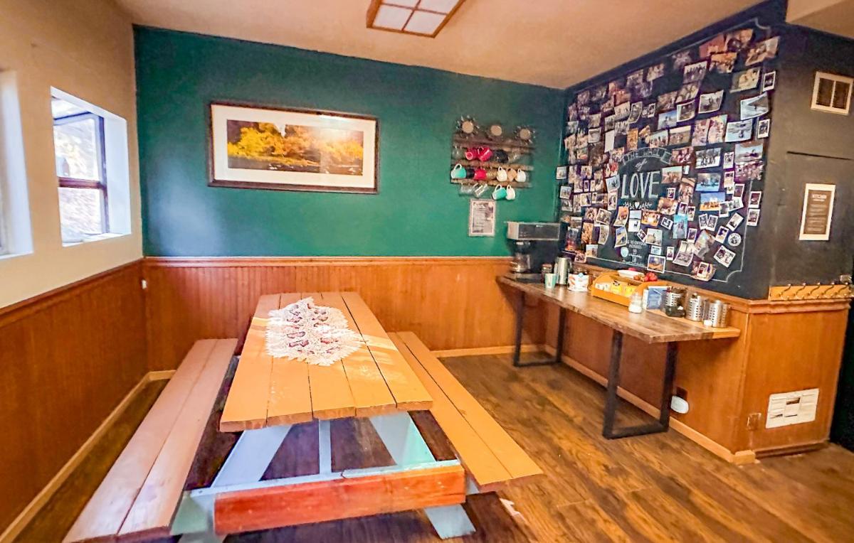 ITH Big Bear Lake Hostel & Retreat Center - image 6
