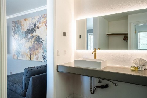 Lindberg Suites - image 17