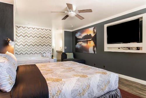 Lindberg Suites - image 20