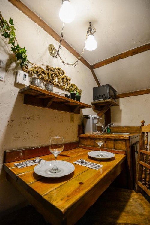 Castle Wood Theme Cottages- COUPLES ONLY - image 15