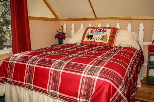 Cinnamon Bear Cabin - image 12