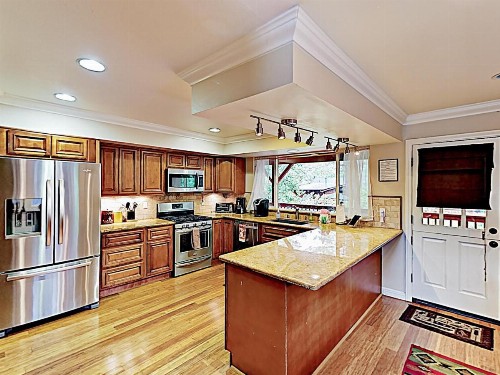 279 Eureka Drive Home - image 6