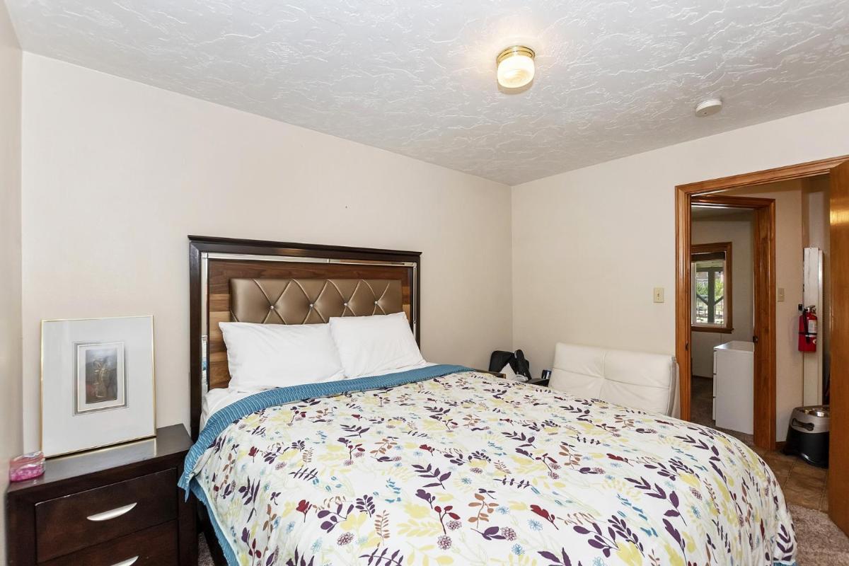 Parkside Cottage - image 2