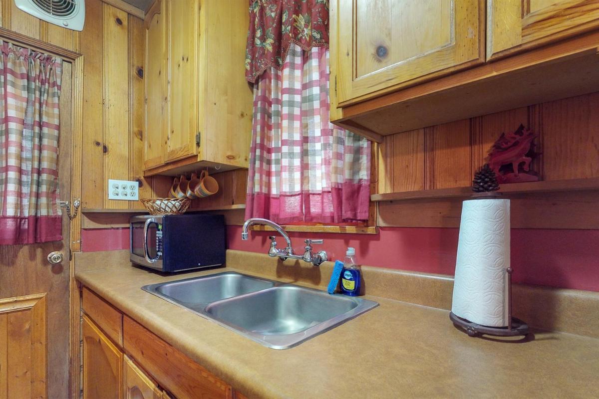 BearPaw Cottage - image 2