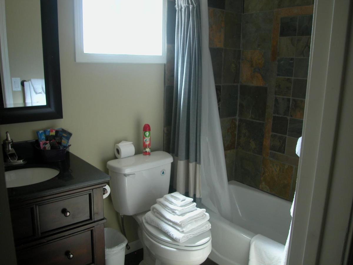 Big B's Den - image 7