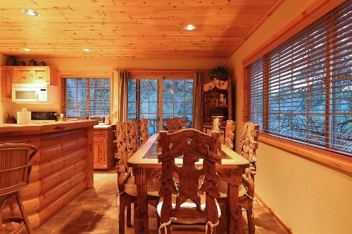 Summit Ski-Inn Ski-Out - image 12