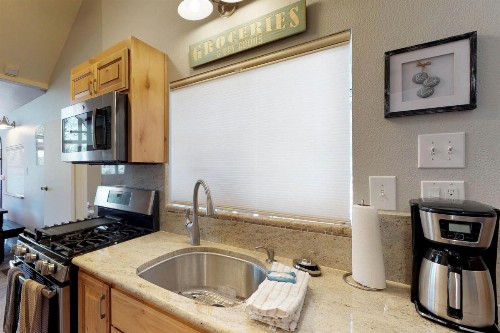 Castle Rock Cabin - image 12