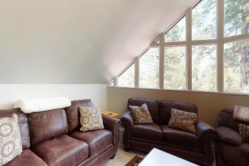 Castle Rock Cabin - image 2