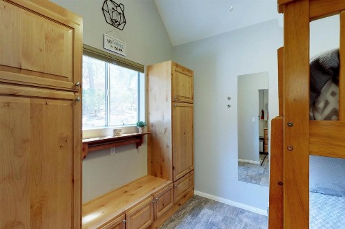Castle Rock Cabin - image 5