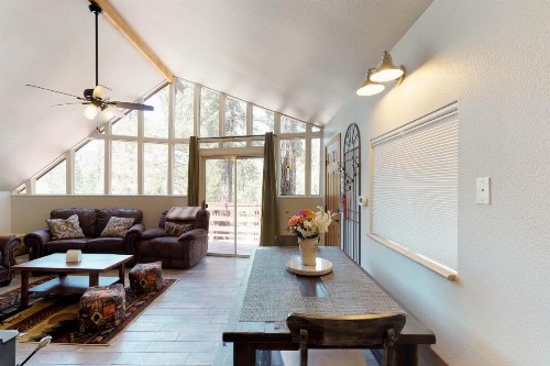Castle Rock Cabin - image 7