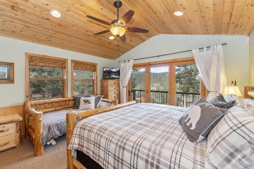 Boulder Bay Cabin - image 12