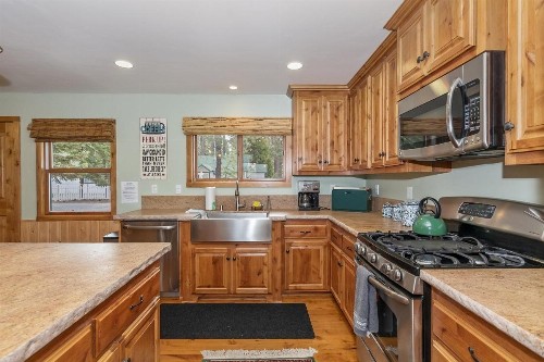 Boulder Bay Cabin - image 6