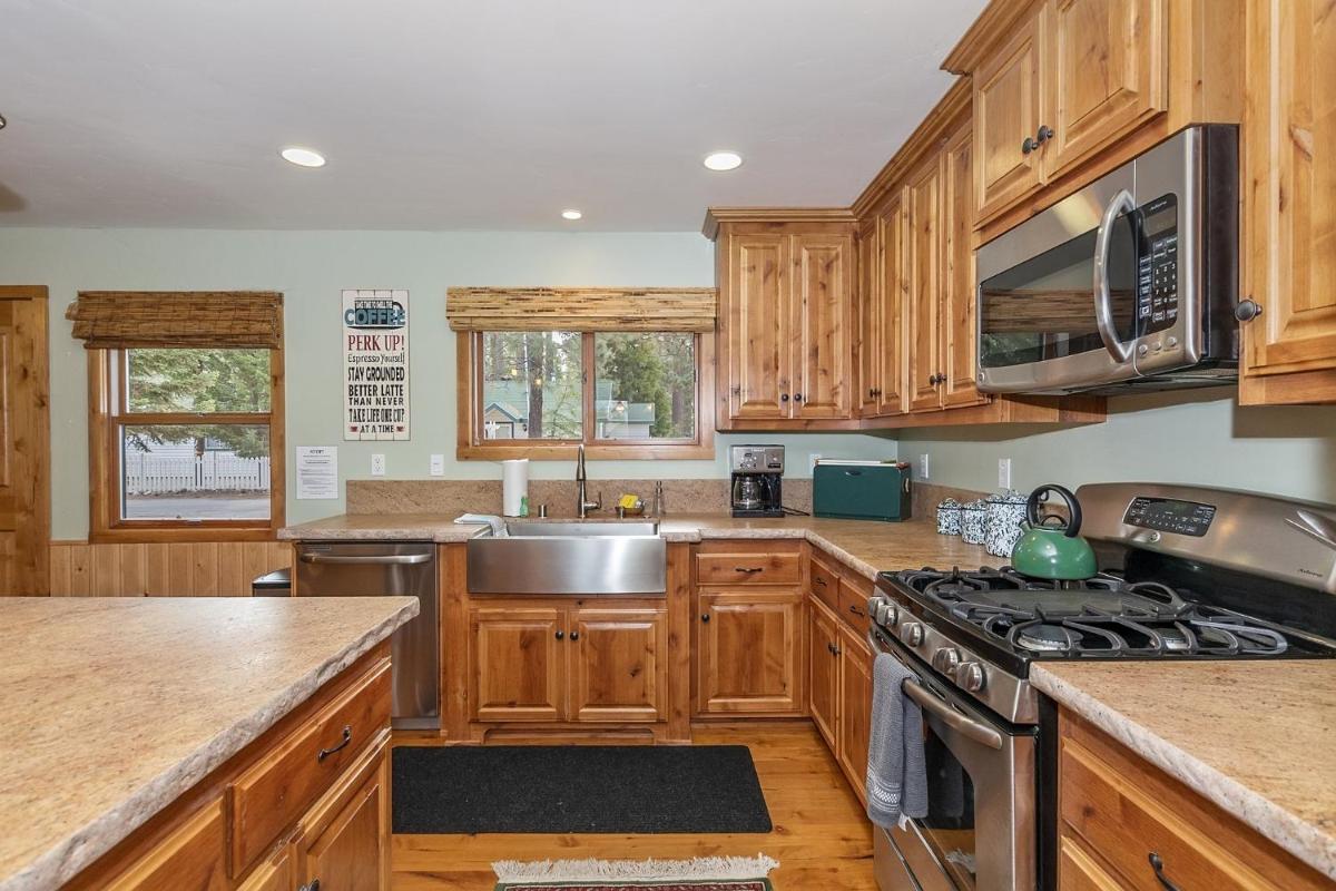 Boulder Bay Cabin - image 6