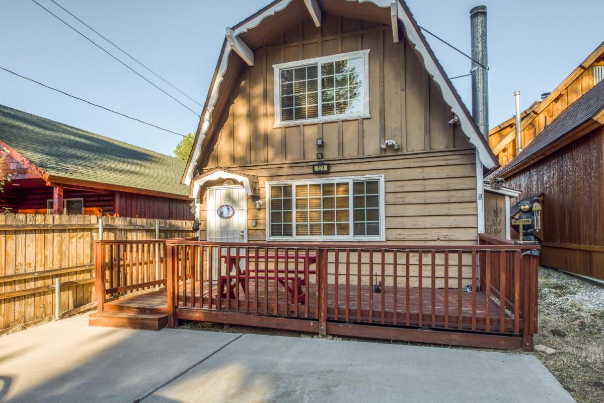 Cozy Cabin on Elm - image 2