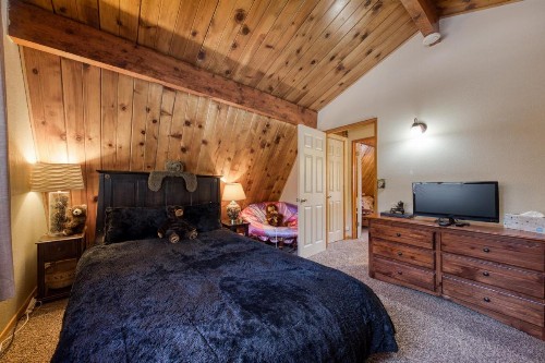 Cozy Cabin on Elm - image 3