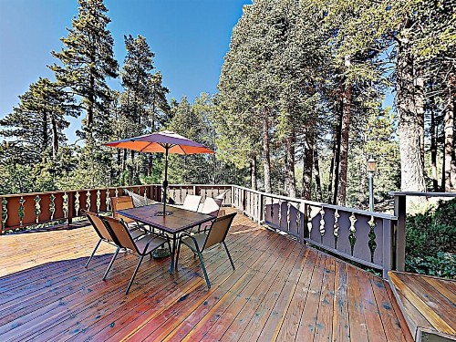 New Listing! All-Suite Forest Retreat With Hot Tub Home - image 6