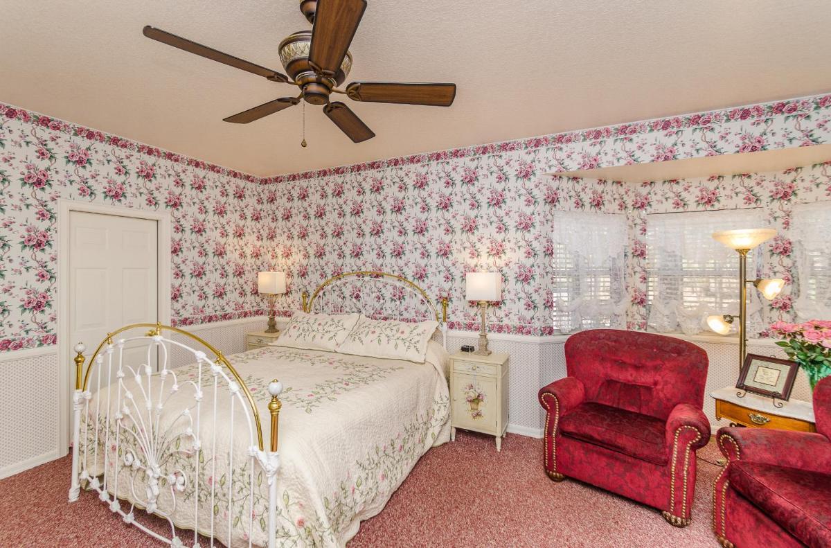 Apples Bed and Breakfast Inn - image 2