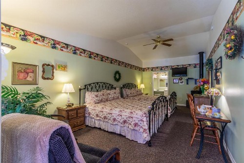 Apples Bed and Breakfast Inn - image 20