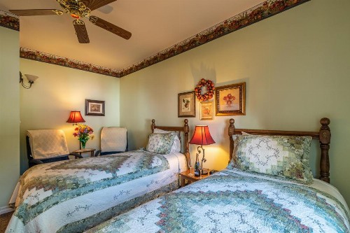 Apples Bed and Breakfast Inn - image 25