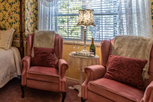 Apples Bed and Breakfast Inn - image 26