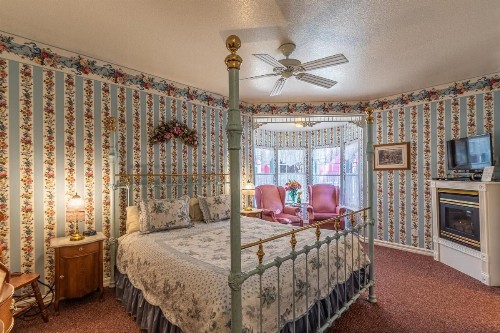 Apples Bed and Breakfast Inn - image 37