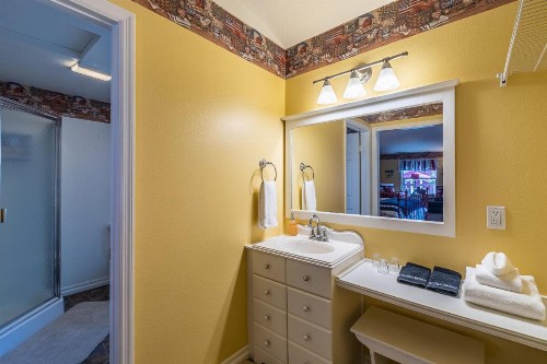 Apples Bed and Breakfast Inn - image 45