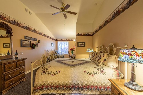 Apples Bed and Breakfast Inn - image 8