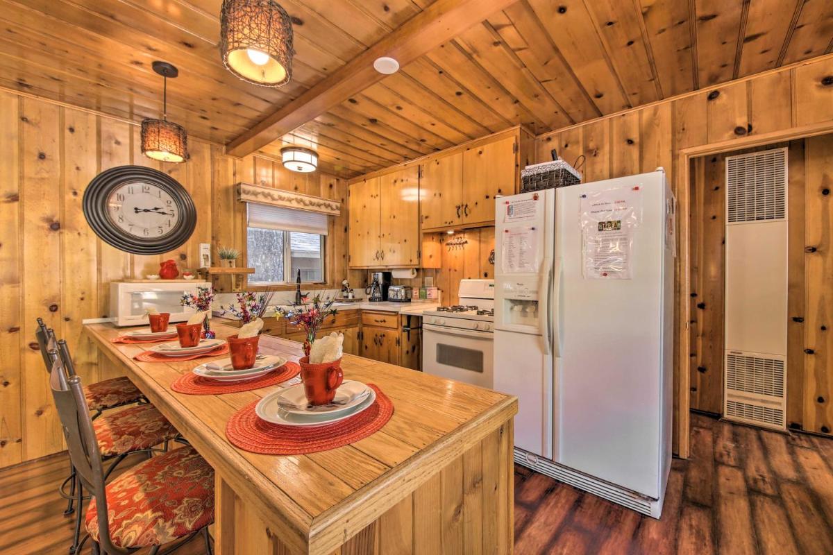 Pet-Friendly Cabin - 5 Minutes to Big Bear Lake! - image 7