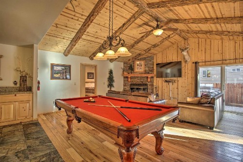 Cozy Alpine Escape with Hot Tub Less Than 1 Mile to Skiing! - image 2