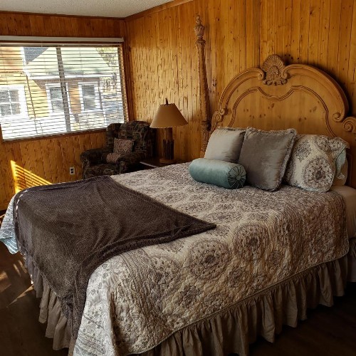 Grey Squirrel Resort - image 5