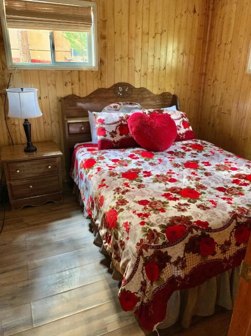 Grey Squirrel Resort - image 50