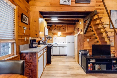 Bristlecone Cottage - image 5