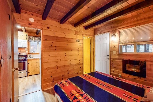 Bristlecone Cottage - image 8