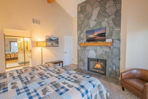 Viking Bear Lair Lakefront Condo - image 10