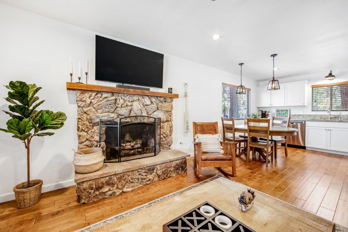BearFoot Summit Haus - image 5