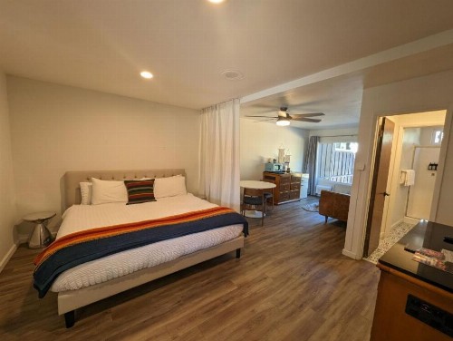 Sierra Blue Suites - image 2