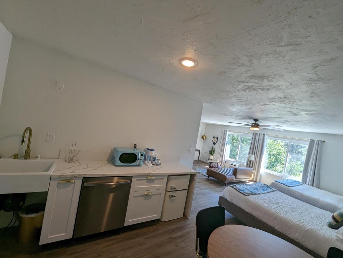 Sierra Blue Suites - image 4