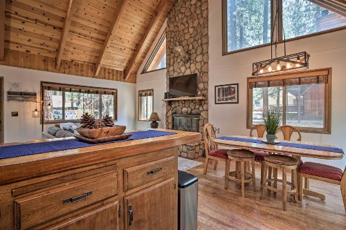 Warm Chairlift Cabin - Walk to Snow Summit! - image 3