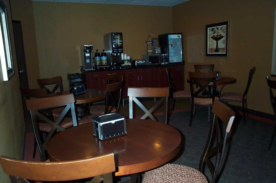 America's Best Value Inn - Big Lake - image 6