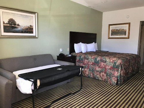 Big Lake Inn and Suites - image 21